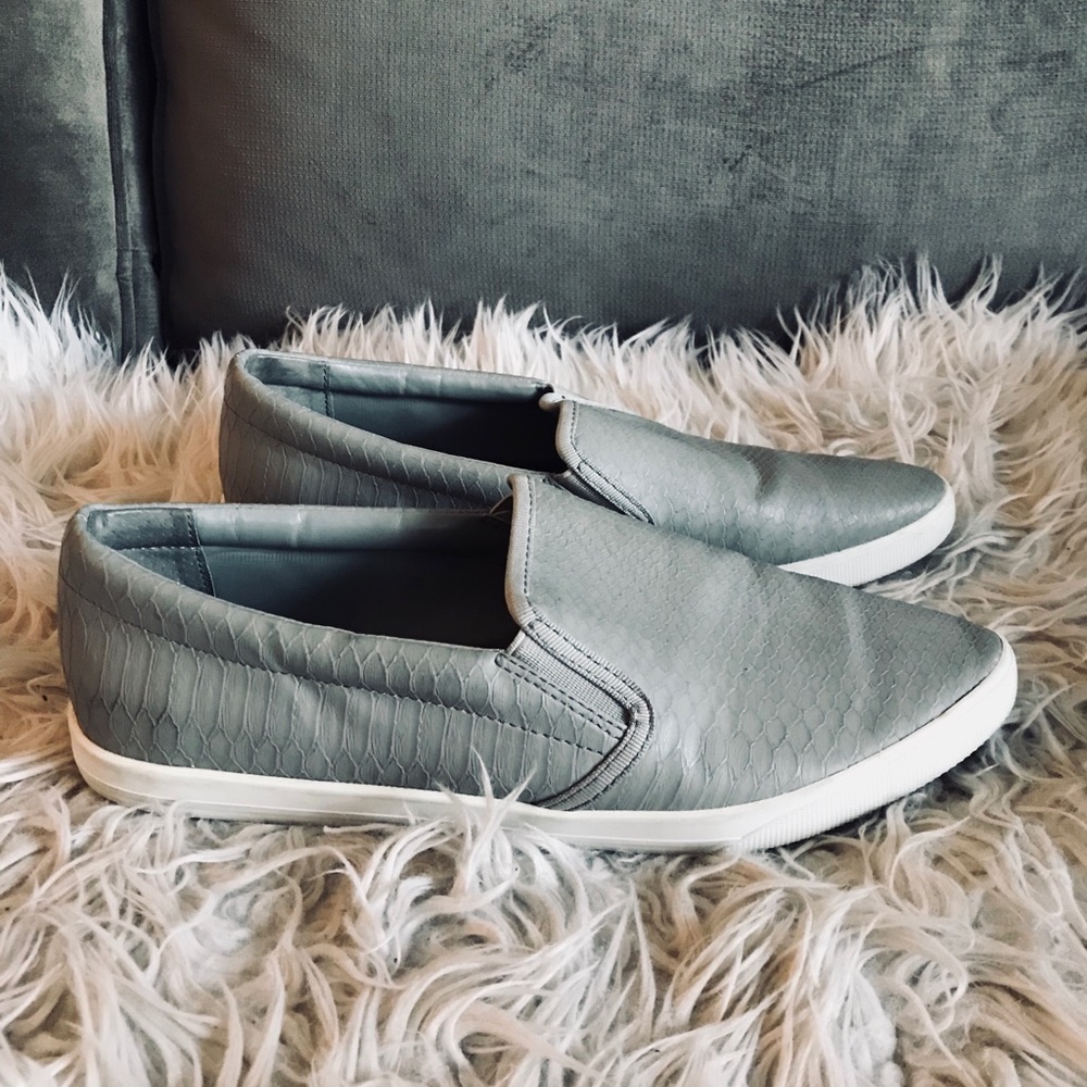 BCBG Sneakers